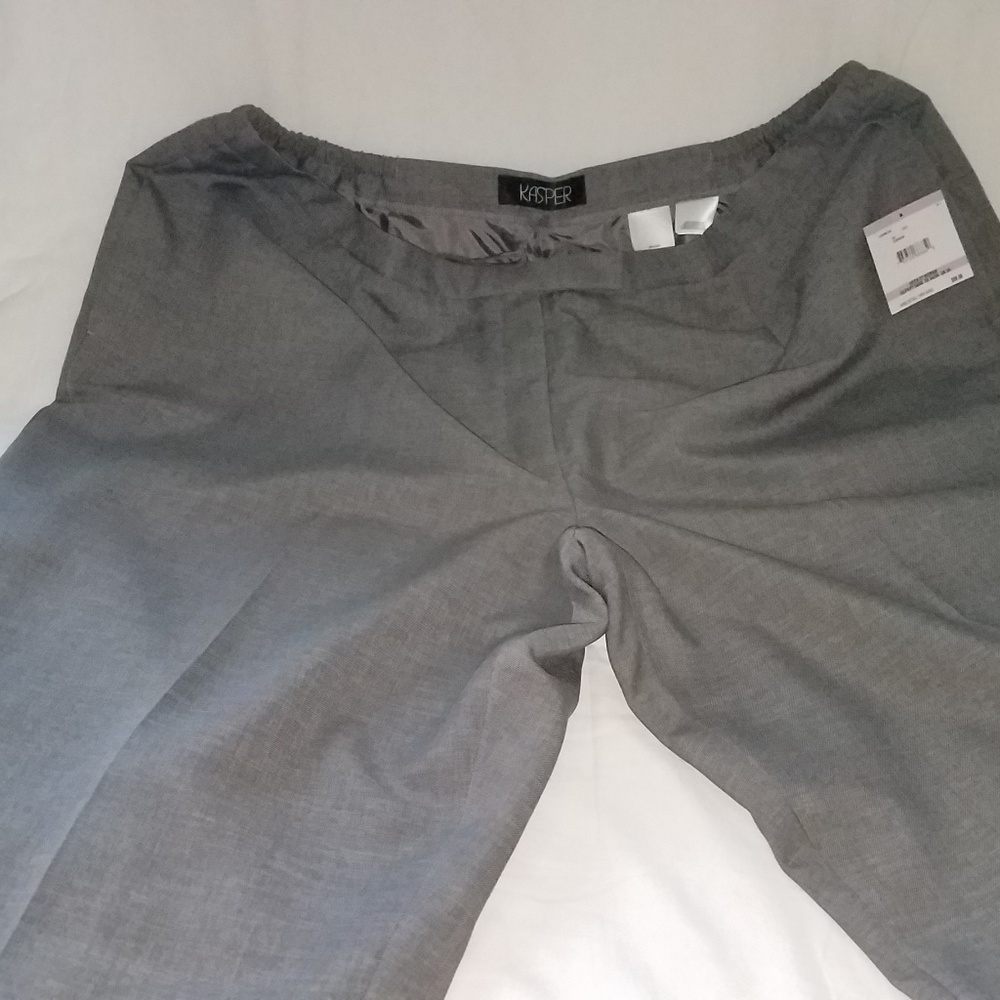 NWT Beautiful fabric Grey lined Kasper Pants